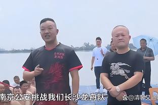 来咯来咯！小吧来看最近状态火热的快船了？一来就看到卡神训练